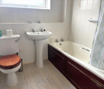 2 bedroom ground floor flat to rent - Photo 5