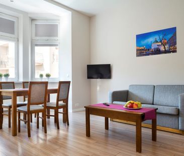 Apartament w klimatycznej kamienicy - Photo 1