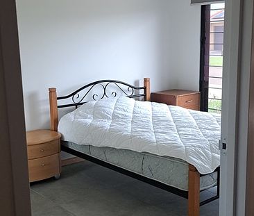 3-bedroom shared own room, Woollybutt Street - Photo 1