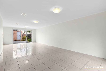 3-Bedroom Townhouse in Prime Tuggeranong Location - Photo 3