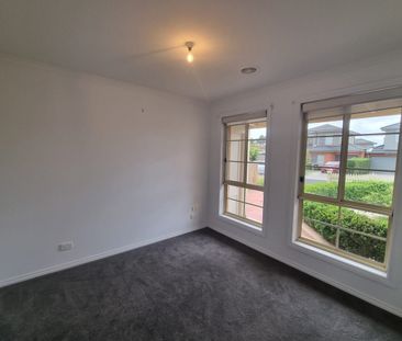 2/15a Rockbank Road, Ardeer, Vic 3022 - Photo 5