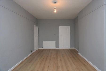 3 bedroom apartment to rent - Photo 3