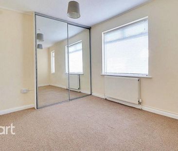 3 bedroom semi-detached house to rent - Photo 6