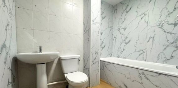 Room in a Shared Flat, High Street, HA3 - Photo 2