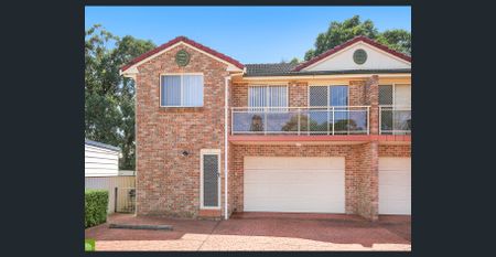 “Fabulous four bedroom townhouse” - Photo 2