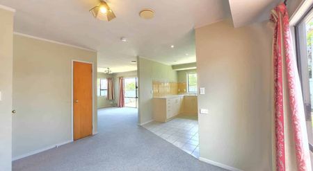 3-Bed Home with Private Garden & Garage - Photo 2