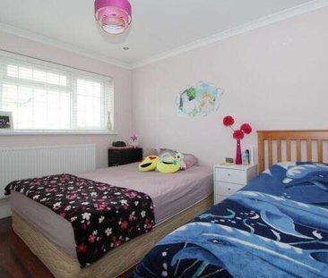 Chesterfield Road, Ashford, TW15 - Photo 4