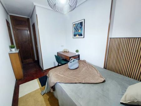 Calle de Beatriz de Bobadilla, Madrid, Community of Madrid 28040 - Foto 5