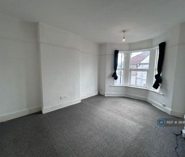 3 bedroom end of terrace house to rent - Photo 1
