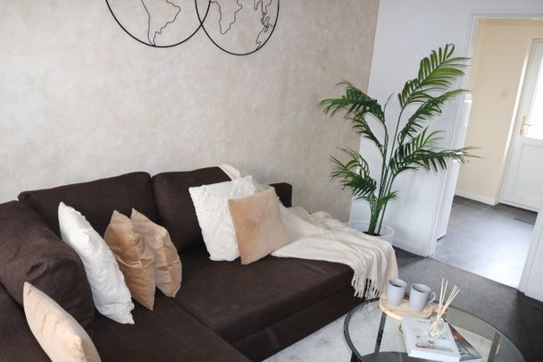 2 Bed Terraced House, Kestrel Close, NG4 - Photo 1