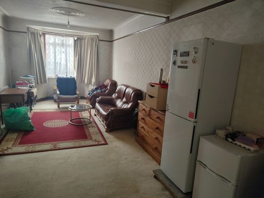 Room in a Shared House, Cambridge Road, IG3 - Photo 1