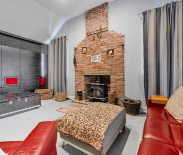 4 bedroom detached house to rent - Photo 3