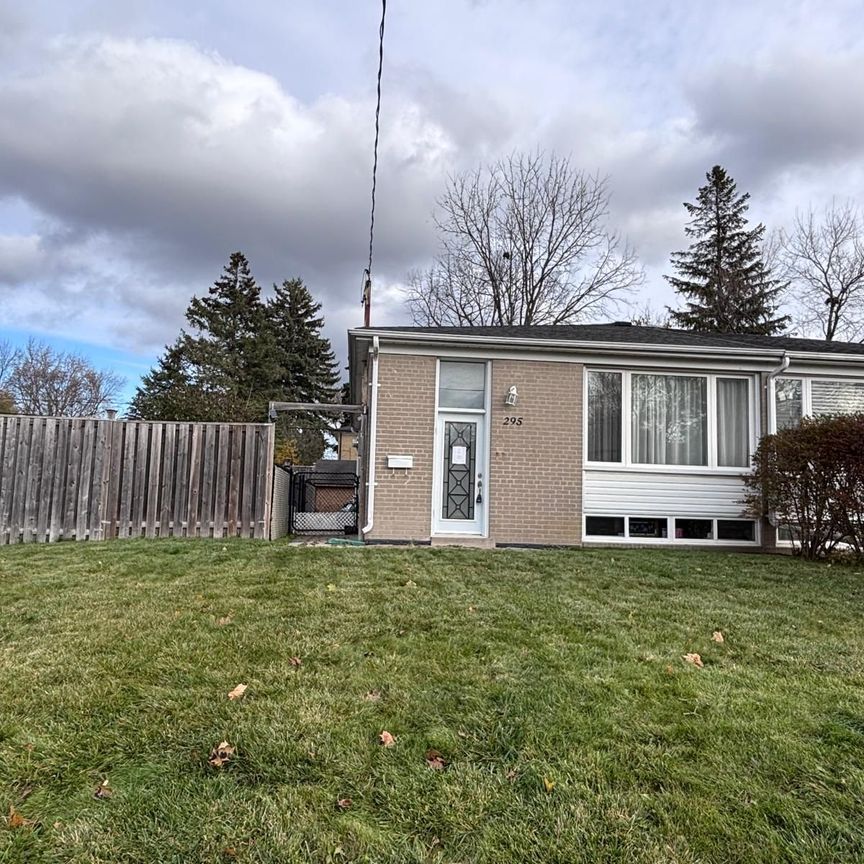 For Lease - 295 Blue Grass Boulevard, Richmond Hill, Ontario - Photo 1