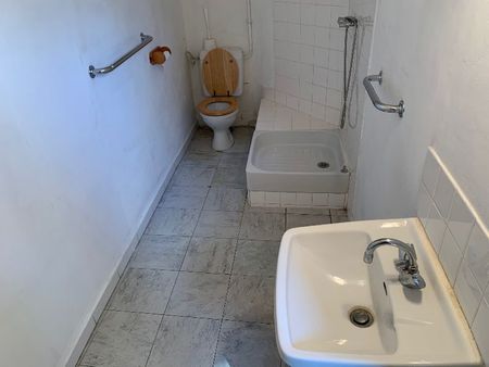 Appartement 1 pièces 30m2 MARSEILLE 6EME 383 euros - Photo 4