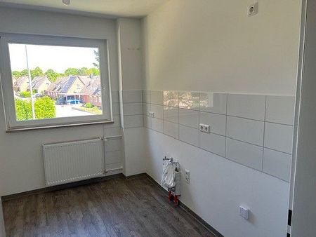 Für Ihre Familie: geräumige 3-Zimmer-Wohnung mit Balkon, frisch saniert - Foto 4