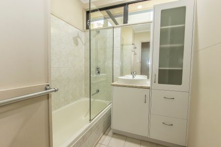 25 Payne Street, Mount Louisa QLD 4814 - House For Rent | Domain - Photo 5