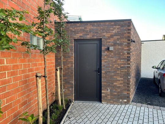 Kwalitatief afgewerkt nieuwbouwappartement TE HUUR in het hartje van Sint-Eloois-vijve!! - Foto 1