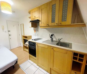Studio to Rent on Claverton Street, Pimlico, London SW1V - Bills In... - Photo 2