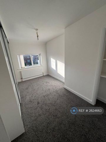 3 bedroom terraced house to rent - Photo 3