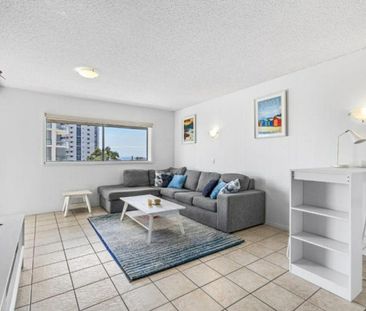 Balcony with Stunning Coastal Views - Photo 2