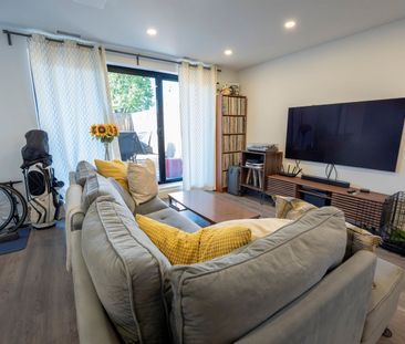 For Lease - 542 Annette Street, Toronto, Ontario - Photo 3