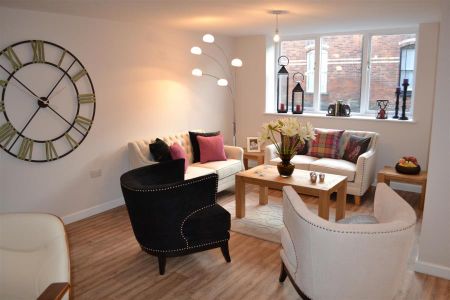 2 bedroom terraced house to rent - Photo 2