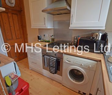 3 Bedroom Mid Terraced House for rent in Beechwood Mount - Photo 6