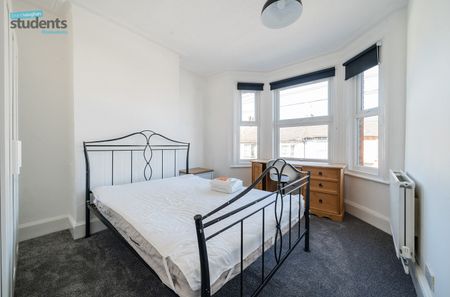 6 bedroom terraced house to rent - Photo 5