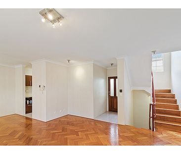 IDEAL POSITION - Two Bedroom Boutique Townhouse - Photo 5