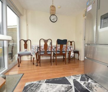 Semi-detached house to rent on - Photo 6