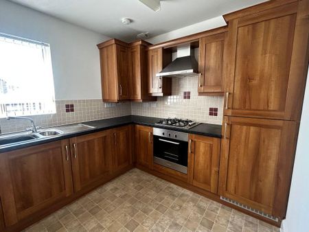 2 bedroom flat to rent - Photo 2