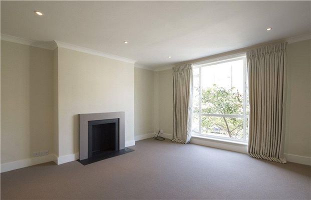 4 bedroom end of terrace house to rent - Photo 1