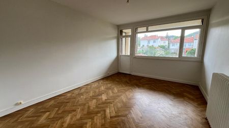Location Appartement 3 pièces 69m² CHAMALIERES 63400 - Photo 3