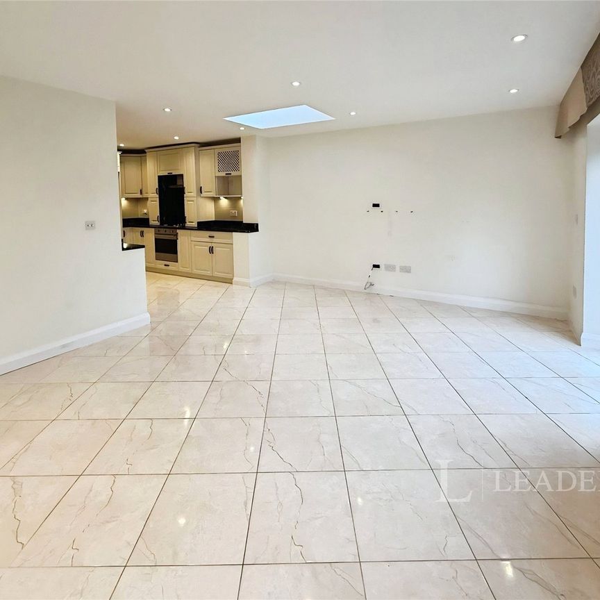 3 bedroom house to rent London Road, Ditton, Aylesford, Kent, ME20 - Photo 1