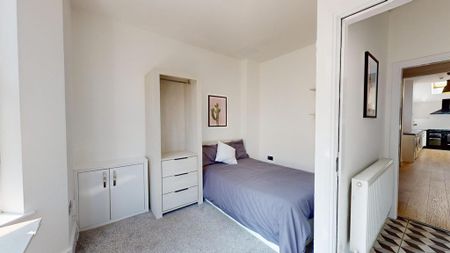6 bedroom house to rent - Photo 3
