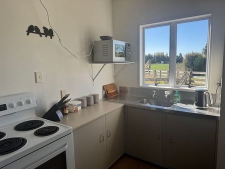 Furnished Farm Cottage - Photo 5