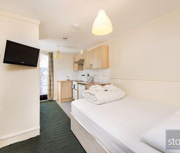 Property to rent - Photo 2