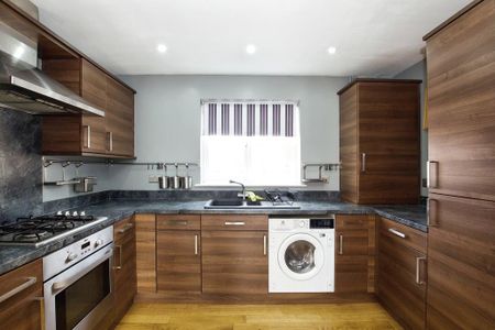 2 bedroom maisonette to rent - Photo 4