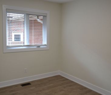 For Lease - 15 Cedar Brae Boulevard, Toronto, Ontario - Photo 1