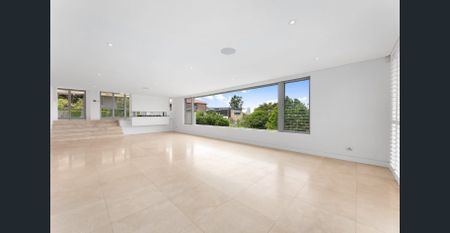 A Refined Harbour-Side Residence - Photo 4