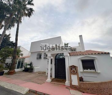 Alquiler de chalet adosado en Calle Mina del Candado - Photo 1