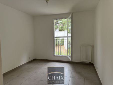 Appartement 3 pièces 66m2 MARSEILLE 11EME 1 107 euros - Photo 2