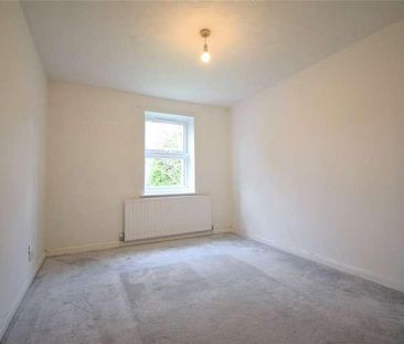 Edward Court, Victoria Road, Farnborough, GU14 - Photo 3