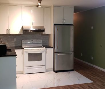 $1,900 / 2br – 846ft2 – Conveniently located 2-bedroom LOWER-level ... - Photo 1