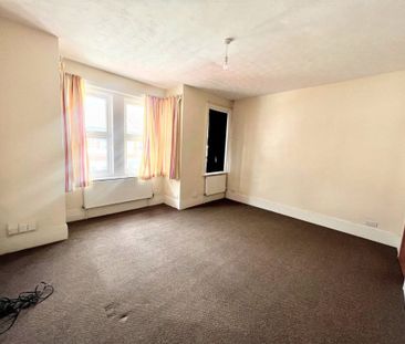 2 Bedroom Flat / Apartment - Clovelly Road, Southampton - Photo 1