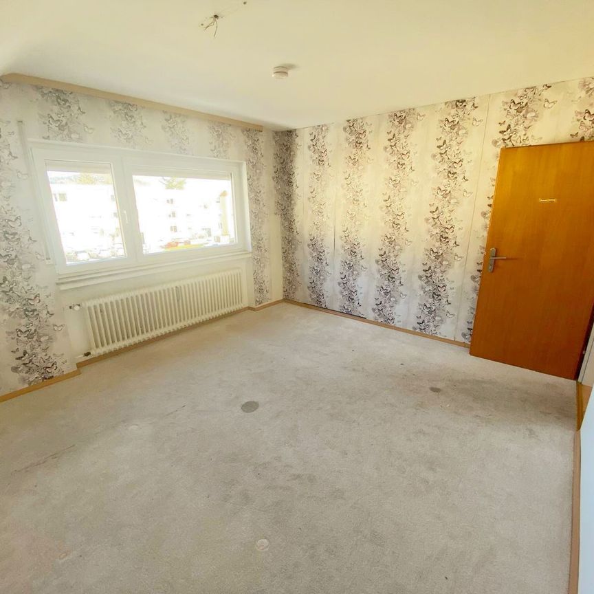 Großzügige 4-Zimmer-Dachgeschosswohnung mit Balkon, Tageslichtbad & Garage in Trier-Ehrang! - Photo 1