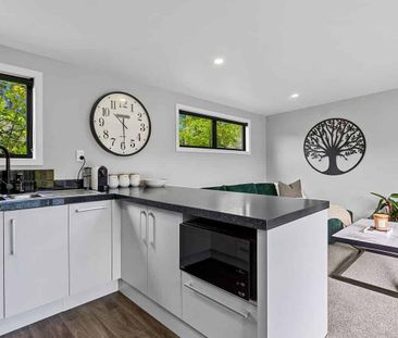 Lovely unit nestled on a tranquil lifestyle block - Photo 2