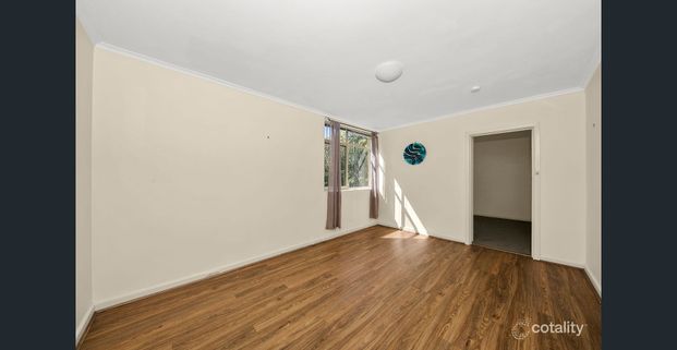 2 Bedder in Vibrant St Kilda - Endless Possibilities Await! - Photo 1