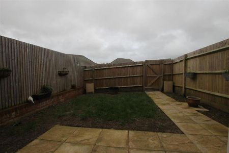 3 bedroom terraced house to rent - Photo 5