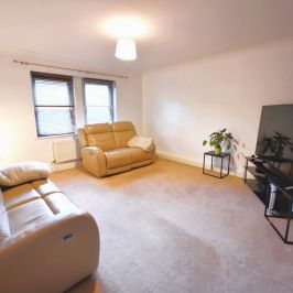 2 bedroom Flat in Flat 3, Leeds - Photo 1
